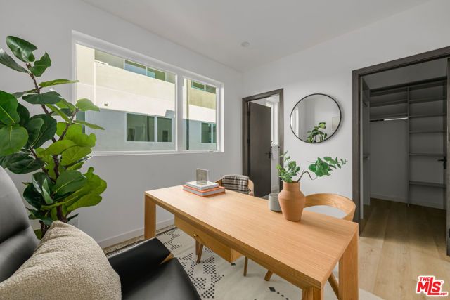 5843 David Avenue, Los Angeles, CA 90034