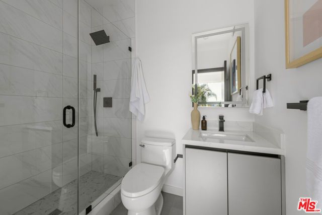 5843 David Avenue, Los Angeles, CA 90034