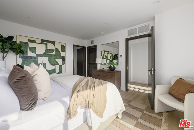 5843 David Avenue, Los Angeles, CA 90034