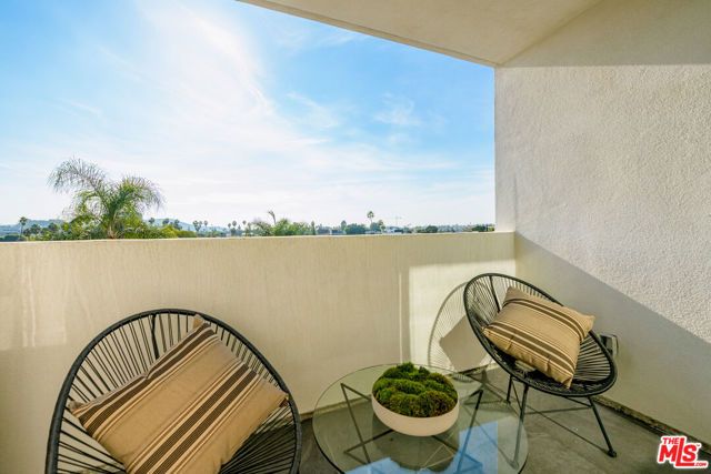 5843 David Avenue, Los Angeles, CA 90034