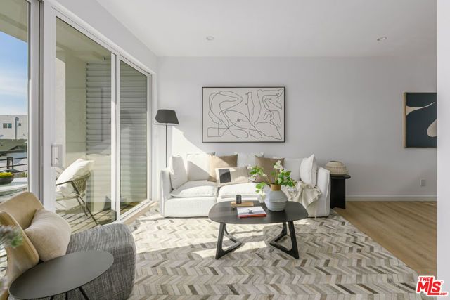 5843 David Avenue, Los Angeles, CA 90034
