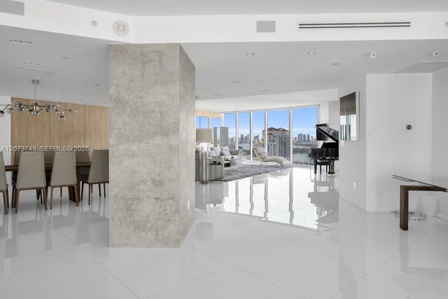 300 S Pointe Drive 3105, Miami Beach, FL 33139