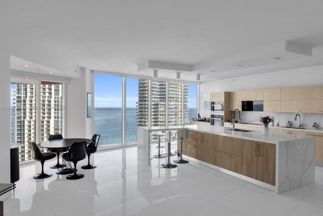 300 S Pointe Drive 3105, Miami Beach, FL 33139