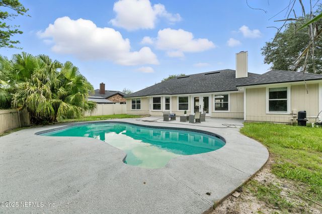 1750 GALLAHADION Court, Jacksonville, FL 32218