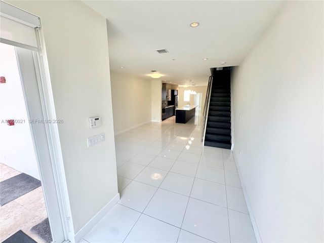6415 NW 102nd Path 204, Miami, FL 33178