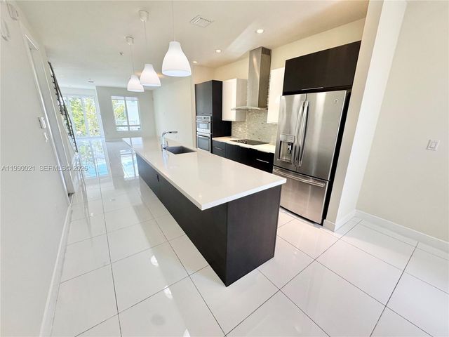 6415 NW 102nd Path 204, Miami, FL 33178