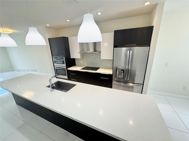 6415 NW 102nd Path 204, Miami, FL 33178