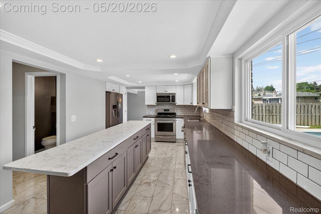 38010 John P Street, Clinton Charter Township, MI 48036