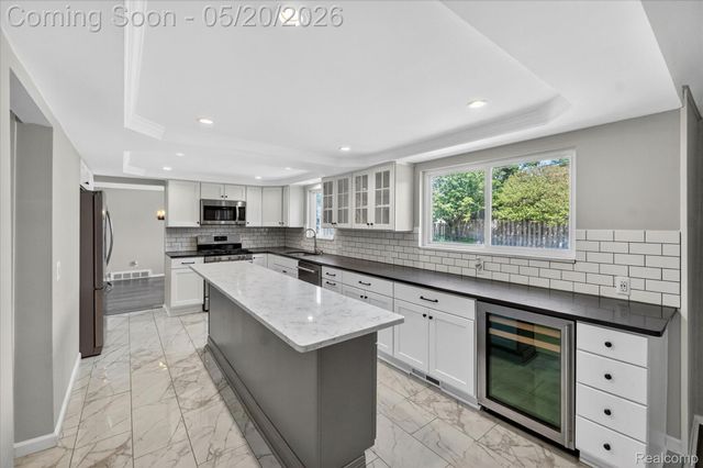 38010 John P Street, Clinton Charter Township, MI 48036