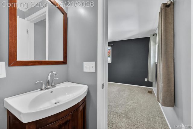 38010 John P Street, Clinton Charter Township, MI 48036