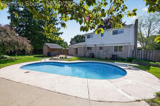 38010 John P Street, Clinton Charter Township, MI 48036