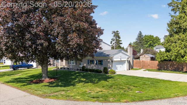 38010 John P Street, Clinton Charter Township, MI 48036