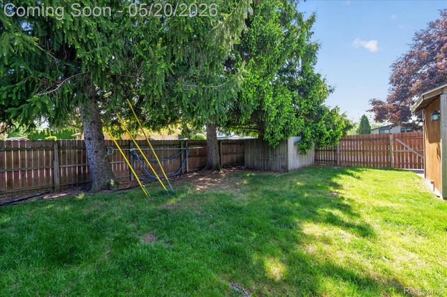 38010 John P Street, Clinton Charter Township, MI 48036