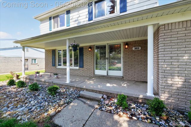 38010 John P Street, Clinton Charter Township, MI 48036