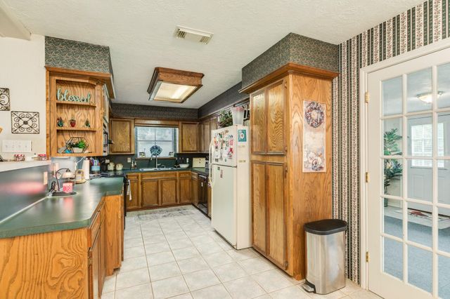 208 Lostracco Street, Angleton, TX 77515
