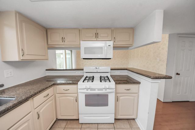 9423 Garden Bridge Street, Houston, TX 77075