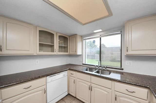 9423 Garden Bridge Street, Houston, TX 77075