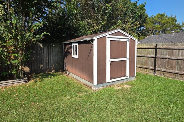 9423 Garden Bridge Street, Houston, TX 77075