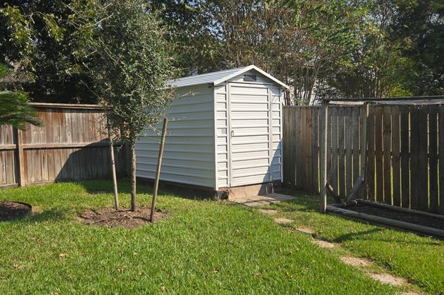 9423 Garden Bridge Street, Houston, TX 77075