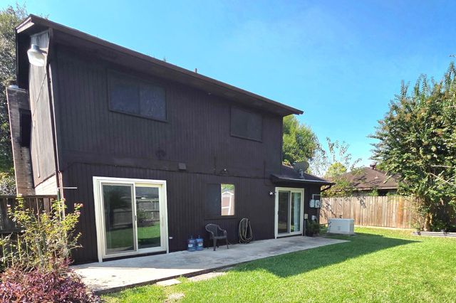 9423 Garden Bridge Street, Houston, TX 77075