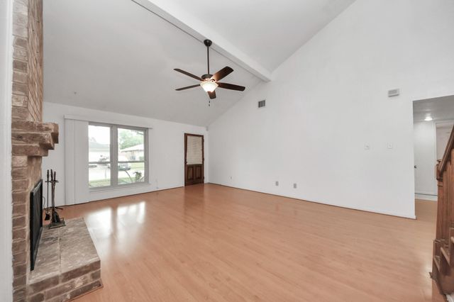 9423 Garden Bridge Street, Houston, TX 77075