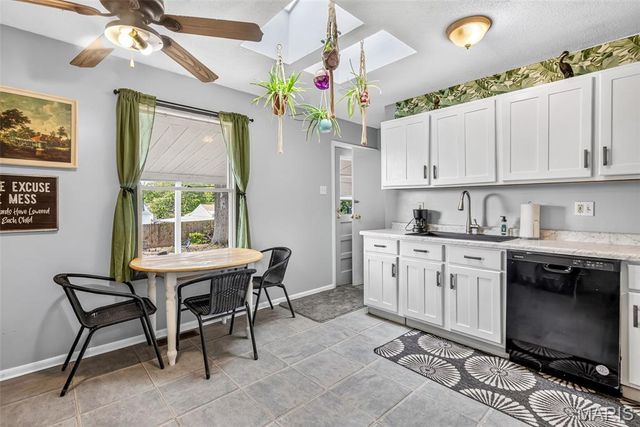 12139 Belaire Place, Maryland Heights, MO 63043