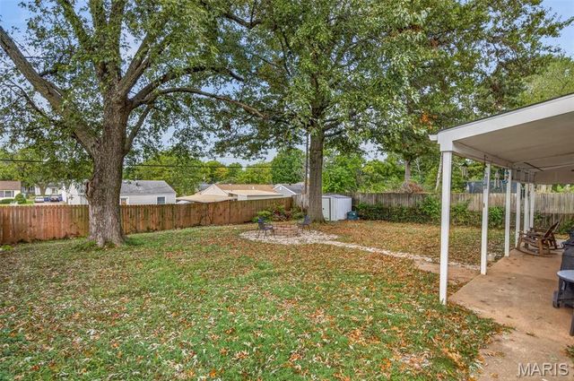 12139 Belaire Place, Maryland Heights, MO 63043