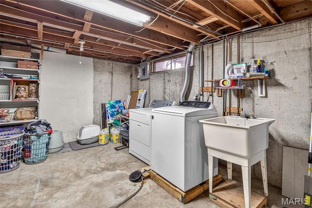 12139 Belaire Place, Maryland Heights, MO 63043