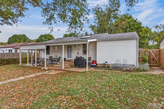 12139 Belaire Place, Maryland Heights, MO 63043