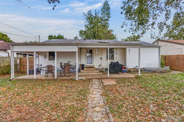 12139 Belaire Place, Maryland Heights, MO 63043