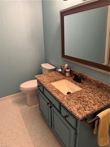 1805 Country Club Drive, High Point, NC 27262