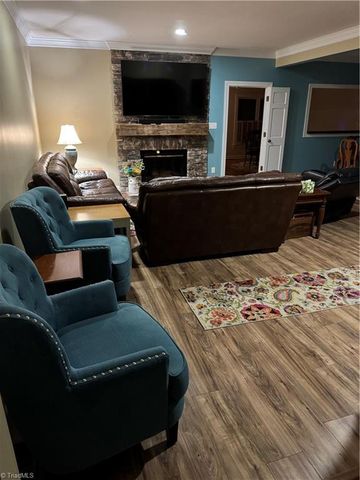 1805 Country Club Drive, High Point, NC 27262