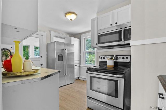 428 Bauman Avenue, Commerce Twp, MI 48017