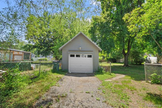 428 Bauman Avenue, Commerce Twp, MI 48017