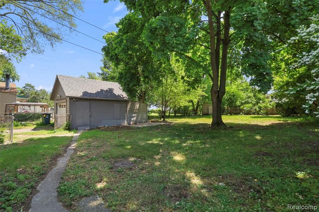 428 Bauman Avenue, Commerce Twp, MI 48017