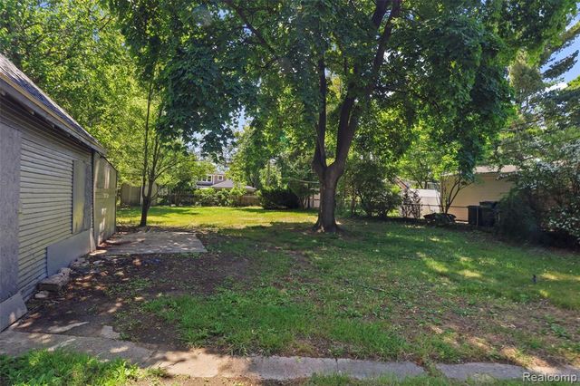 428 Bauman Avenue, Commerce Twp, MI 48017