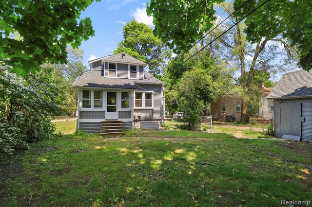 428 Bauman Avenue, Commerce Twp, MI 48017