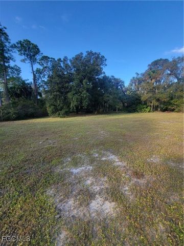 2111 Abbott AVE, Alva, FL 33920