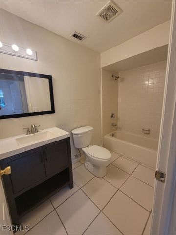 2111 Abbott AVE, Alva, FL 33920