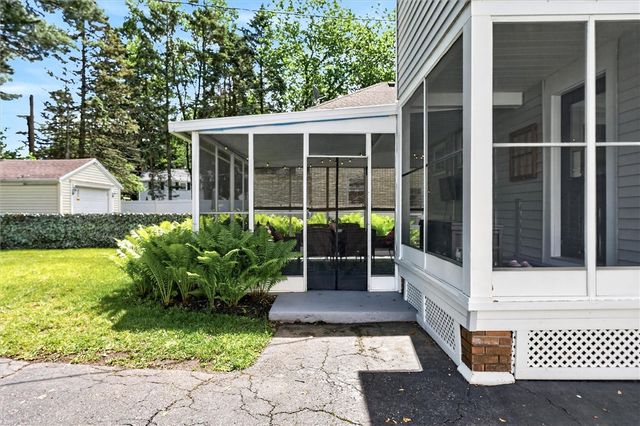 68 Chelsea Road, Irondequoit, NY 14617