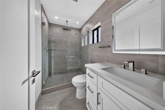 12943 W Kilikia Drive, North Hollywood, CA 91605
