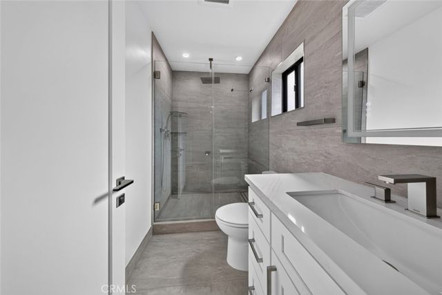 12943 W Kilikia Drive, North Hollywood, CA 91605