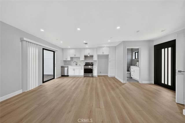 12943 W Kilikia Drive, North Hollywood, CA 91605