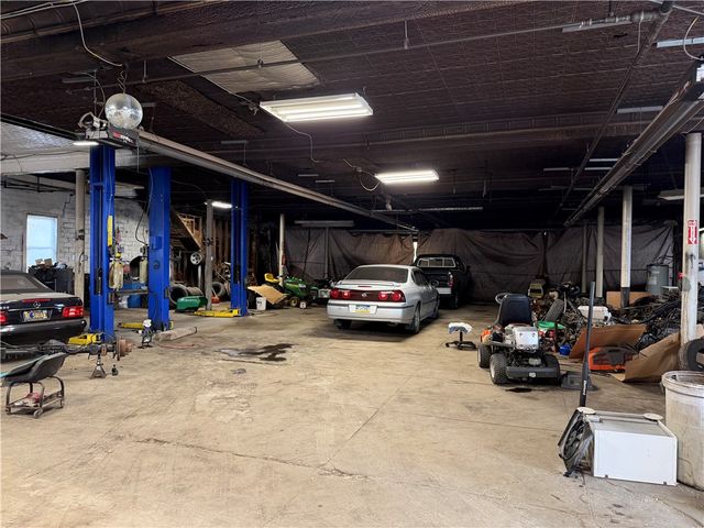 402 Main St, Masontown, PA 15417