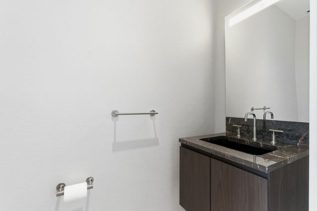 160 2nd Ave S Apt 1906, Nashville, TN 37201