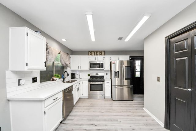 3925 Spring Crest Court, Pearland, TX 77584