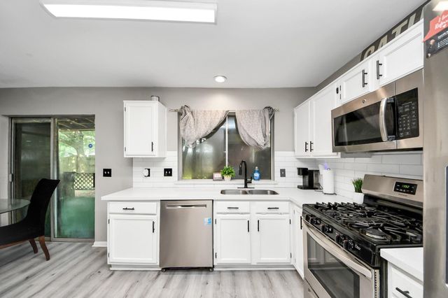 3925 Spring Crest Court, Pearland, TX 77584