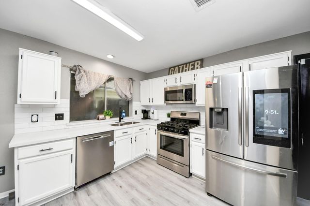 3925 Spring Crest Court, Pearland, TX 77584