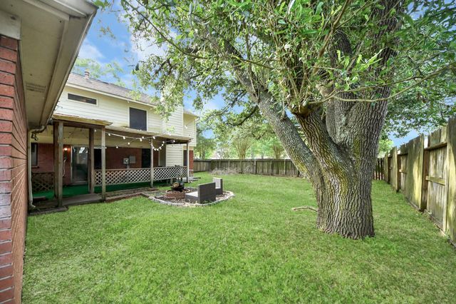3925 Spring Crest Court, Pearland, TX 77584