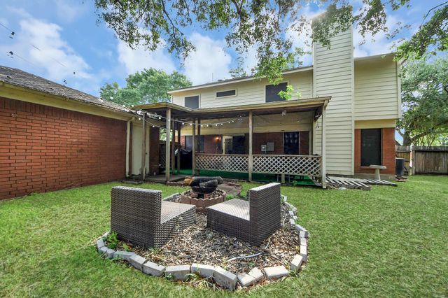 3925 Spring Crest Court, Pearland, TX 77584